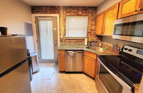Mechanicsville Condo | Cozy condo with great design elements just south of downtown Atlanta