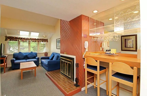 Lenox Dale Condo | Cozy Condo with resort amenities