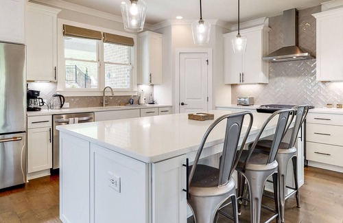 Marietta House | Cozy, Convenient Downtown Retreat in Marietta