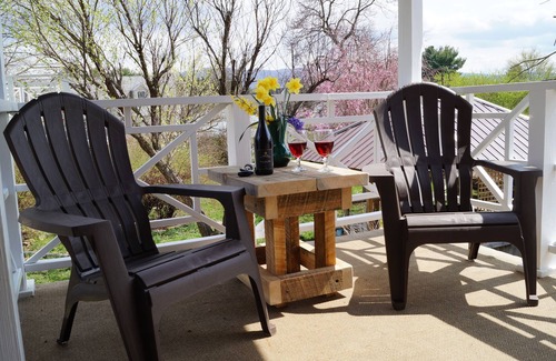 Grottoes Apartment | Cozy Convenient Getaway