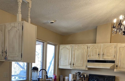 Bassano House | Cozy & convenient location!Fantastic view & private with 5 bdrms, 3 bathrooms!