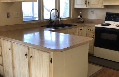 Bassano House | Cozy & convenient location!Fantastic view & private with 5 bdrms, 3 bathrooms!