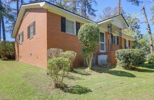 Macon House | Cozy & Convenient Macon Home ~ 3 Mi to Town!