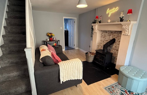 Cookstown House | Cozy Cookstown Cottage
