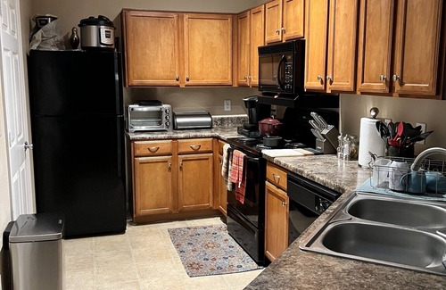 George Bush Park/Eldridge Apartment | Cozy, Cool & Central location to the Galleria and NRG stadium