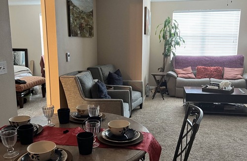 George Bush Park/Eldridge Apartment | Cozy, Cool & Central location to the Galleria and NRG stadium