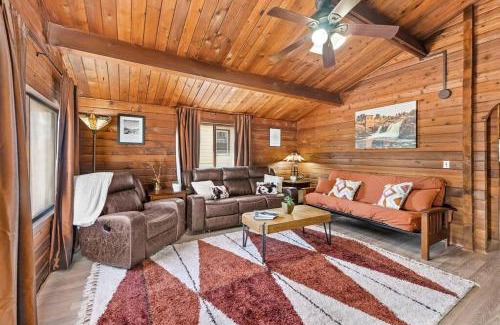 Sioux Falls House | Cozy Copper Cabin Lodge