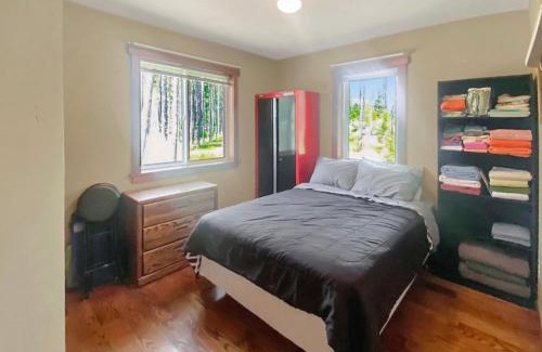Coram House | Cozy Coram Cottage