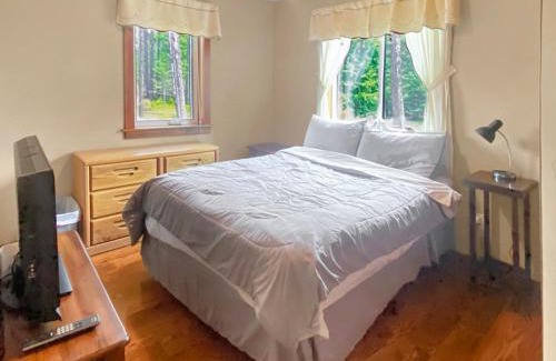 Coram House | Cozy Coram Cottage