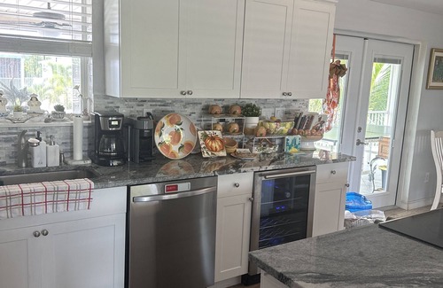 Breezeswept Beach Estates House | Cozy Corner 2A