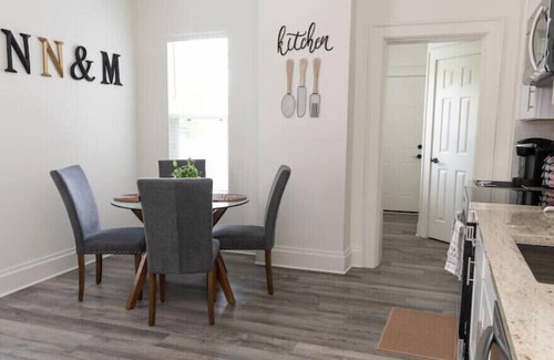 Columbus House | Cozy Corner: A Modern Townhome