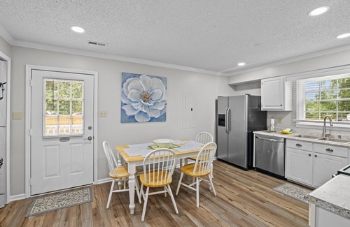 New Bern House | Cozy Corner Cottage