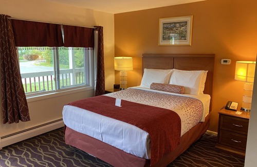 Williamstown Hotel | Cozy Corner Motel