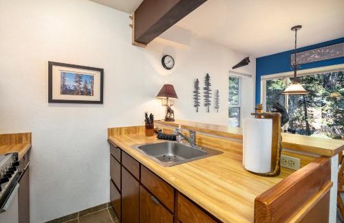 Bear Valley Apartment | Cozy Corner Tamarack Condo 19