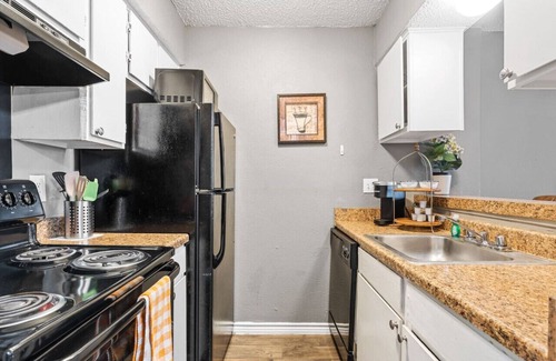 Park Central Apartment | COZY CORPORATE UNIT IN DFW!