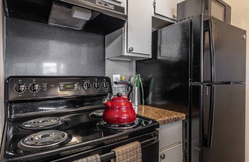 Park Central Apartment | COZY CORPORATE UNIT IN DFW!