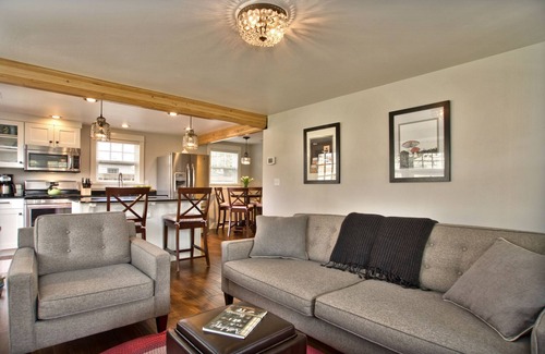 Downtown Cannon Beach Cottage | Cozy Cottage, 1 block from Beach and minutes from Downtown Cannon Beach
