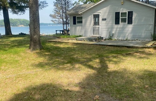 Baldwin Cottage | Cozy Cottage -2-Bedroom- on Amazing 910 Acre Big Star Lake!