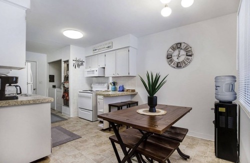 Riverside House | Cozy Cottage-2 miles to the beach