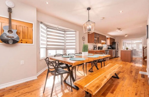 Alcona Cottage | Cozy Cottage Across Lake Simcoe