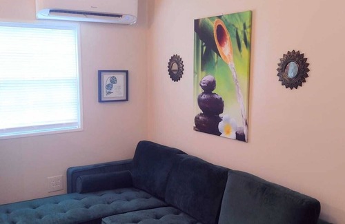 Metter Cottage | "Cozy Cottage an hour from Savannah, GA