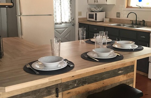 Breezy Point Cabin | Cozy Cottage at Breezy Point