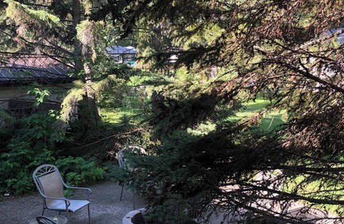Westerose Cottage | Cozy Cottage at lake.
