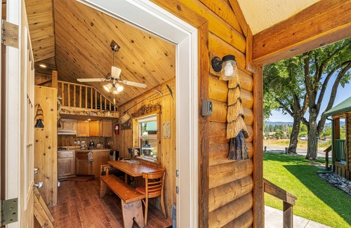Northport Cottage | Cozy cottage at the edge of town