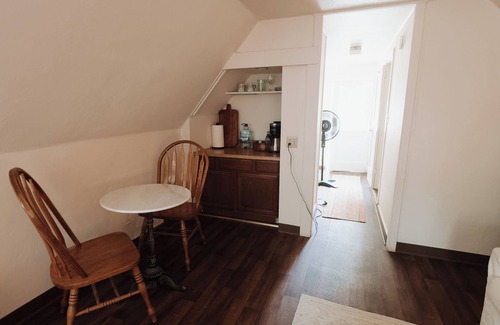 Laguna Apartment | Cozy Cottage Attic Suite