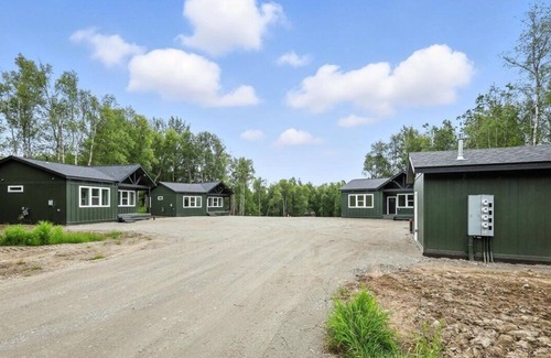 Fishhook Cottage | Cozy Cottage B-Near Hatcher Pass