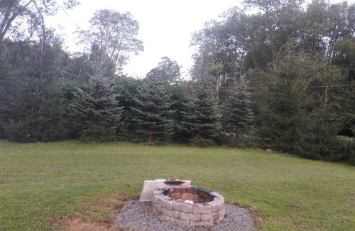 Livingston Manor House | Cozy Cottage by the river in trout town .