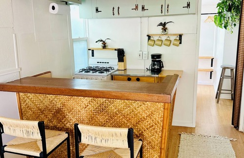 San Diego Cottage | Cozy Cottage Between the Beach & Bay East – Walk to Water!