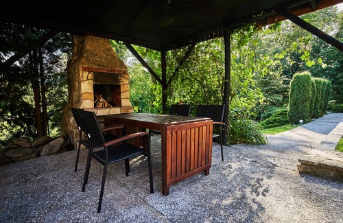 Bielsko-Biala Cottage | Cozy Cottage. Big Yard. Mountain Views. Pool. Ski resorts nearby.