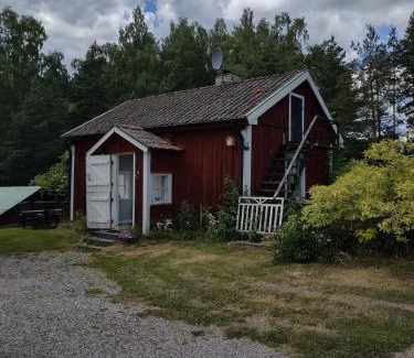 Rimbo House | Cozy cottage by the lake