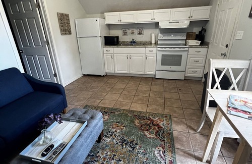 Phenix City Cottage | Cozy cottage by the lake! 18c