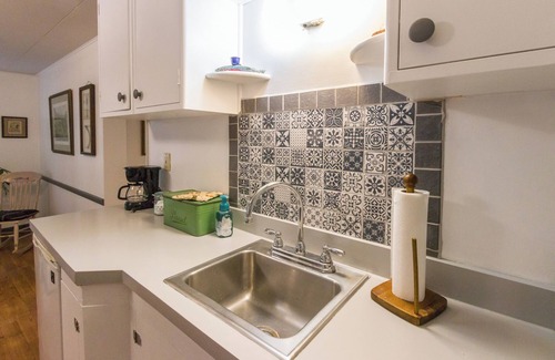 Three Forks Cottage | Cozy cottage centrally located –Ideal for Outdoors or Relaxing. No cleaning fee!