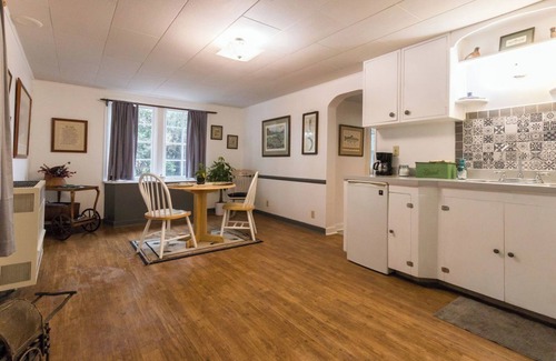 Three Forks Cottage | Cozy cottage centrally located –Ideal for Outdoors or Relaxing. No cleaning fee!