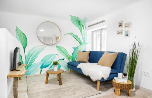 Ujlipotvaros Apartment | COZY COTTAGE - Cheerful Apartment in the Center
