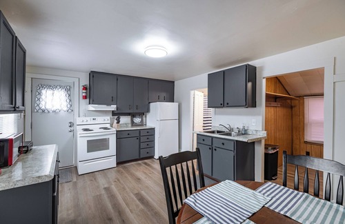 La Crosse Cottage | Cozy cottage close to downtown La Crosse and all it has to offer!