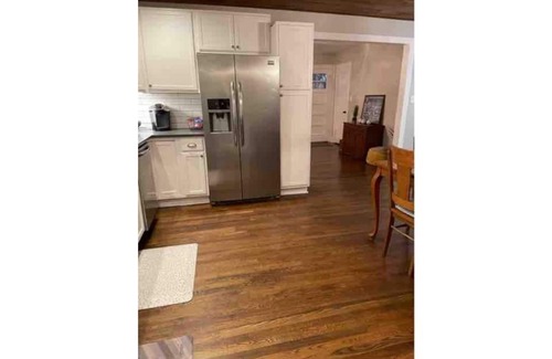 South Cleveland House | Cozy Cottage Downtown Cleveland
