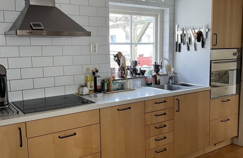 Raa Cottage | Cozy cottage for a couple or a young family. 3 minute walk to the beach!