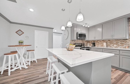 Northside House | 🏡Cozy Cottage Gated & Pet Friendly Sleeps 6🐶