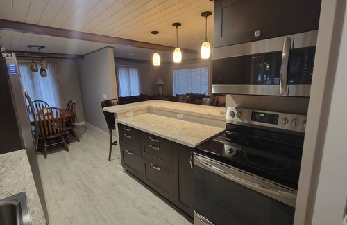 Lake City House | Cozy cottage great for friends, family or couples getaways!