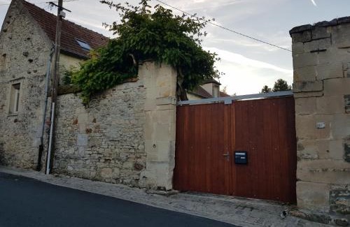 Emeville House | Cozy cottage & ideal closed garden
