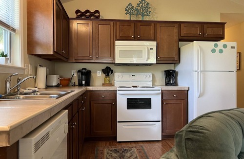 St. Augustine House | Cozy cottage in a cute neighborhood with parking, close to historic downtown!