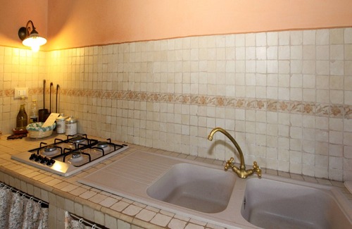 Abbateggio Cottage | Cozy Cottage in Abbateggio with Garden