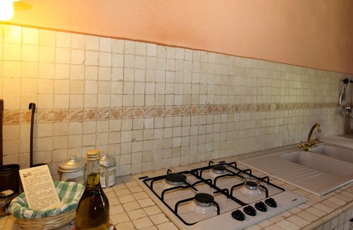Abbateggio Cottage | Cozy Cottage in Abbateggio with Garden