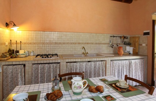 Abbateggio Cottage | Cozy Cottage in Abbateggio with Garden