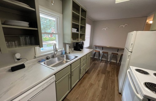 Arnolds Park Cottage | Cozy Cottage in Arnolds Park. Close to everything!