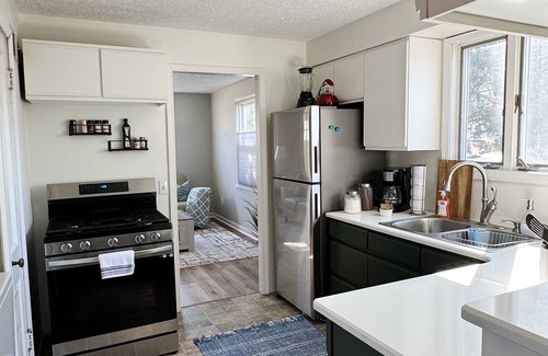 Avon Lake House | Cozy Cottage in Avon Lake, OH. Pet Friendly!
